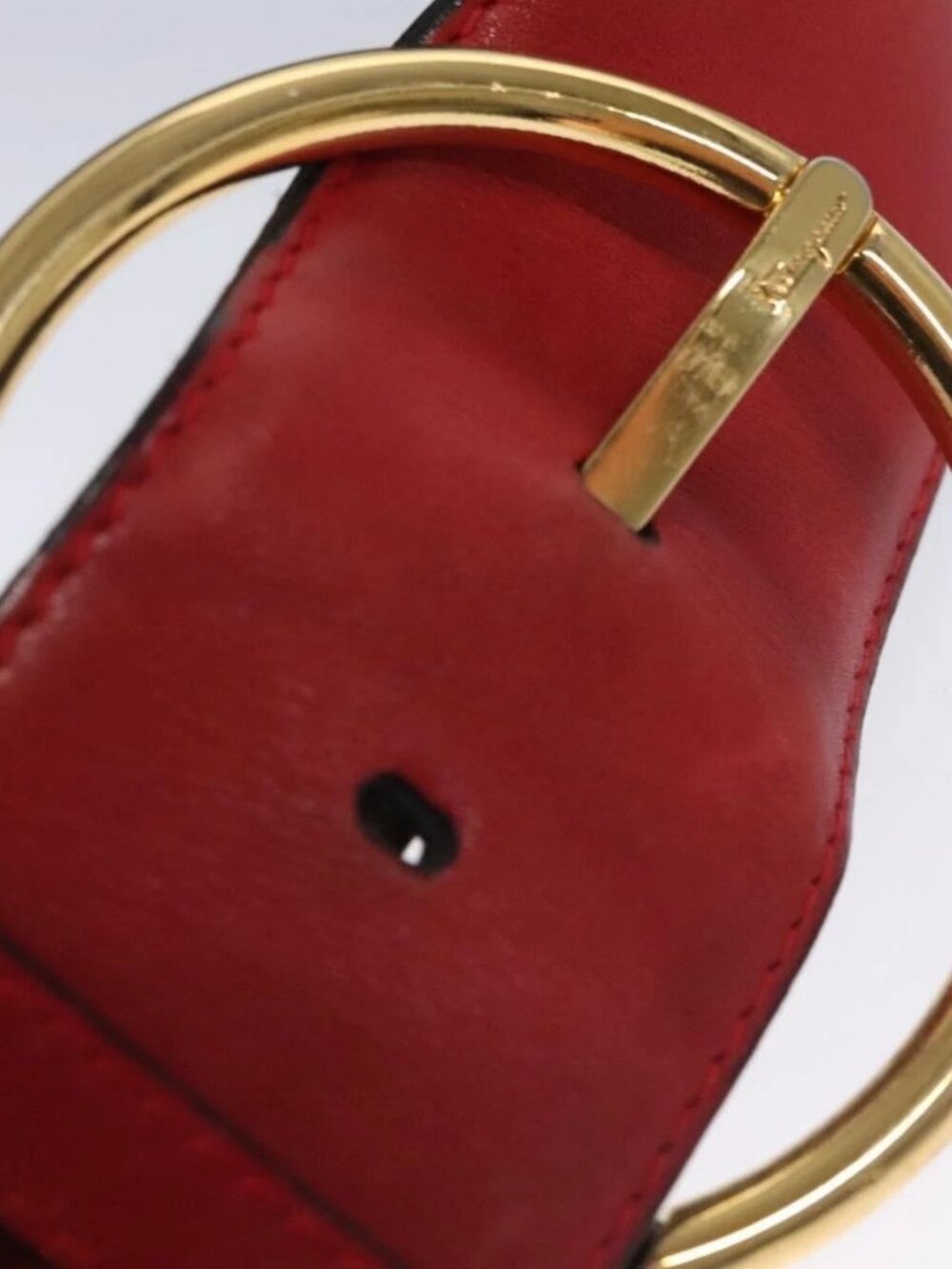 Salvatore Ferragamo Gancini Waist bag Leather Red Auth 115429 - Picture 13 of 16